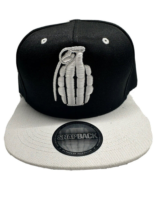 Grenade 3D Black/White SnapBack